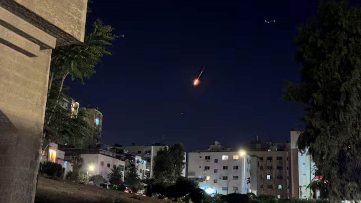 Projectile flies in the sky over Jordan after Iran fired a salvo of ballistic missiles at Israel, as seen from Amman, Jordan October 1, 2024. Source: REUTERS. Projectile flies in the sky over Jordan after Iran fired a salvo of ballistic missiles at Israel, as seen from Amman, Jordan October 1, 2024. Source: REUTERS.