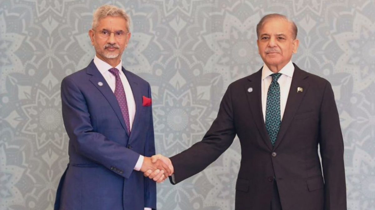 Pakistan Prime Minister Shehbaz Sharif welcomes External Affairs Miniser S Jaishankar at the venue of SCO summit with a handshake. Source: X | @DrSJaishankar Pakistan Prime Minister Shehbaz Sharif welcomes External Affairs Miniser S Jaishankar at the venue of SCO summit with a handshake. Source: X | @DrSJaishankar