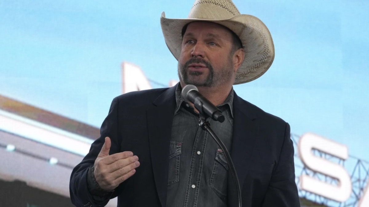 Garth Brooks accused of rape in lawsuit from hair-and-makeup artist Garth Brooks accused of rape in lawsuit from hair-and-makeup artist