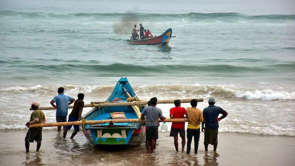 Cyclone Dana triggers heavy rains in Odisha, hundreds of thousands evacuated
