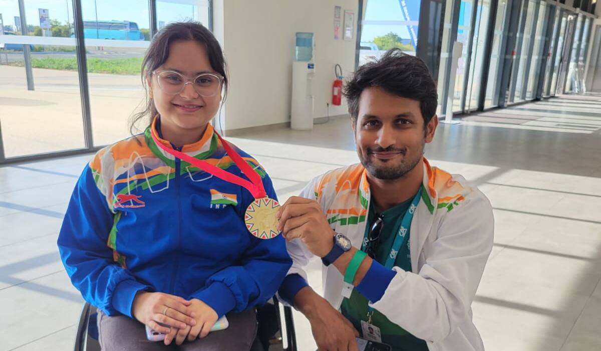 Rakesh Manpat with Avani