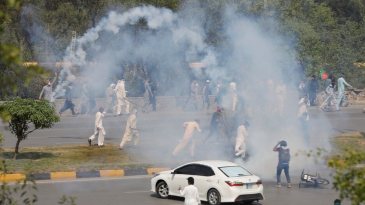 Pakistani police fire teargas, charge protesters in Karachi ahead of SCO summit Pakistani police fire teargas, charge protesters in Karachi ahead of SCO summit