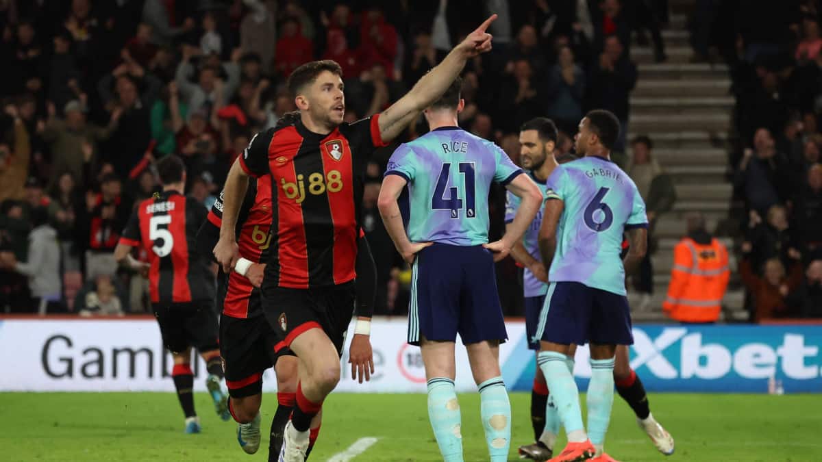 Premier League Bournemouth stun Arsenal as United ease pressure on Ten