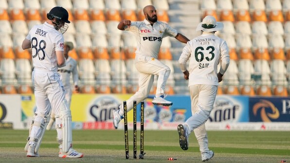 Pakistan vs England: Sajid Khan gives hosts advantage with four-fer on Day 2 of second Test