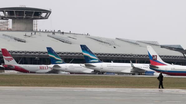 Why has Russia asked Indian carriers to run domestic flights?