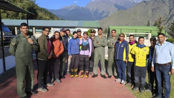 American and British climbers, stranded on Indian Himalayan peak for 3 days, rescued