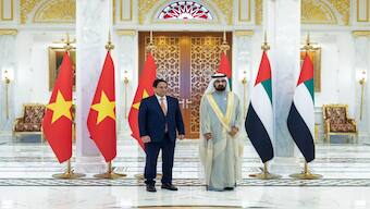 Vietnamese Prime Minister Pham Minh Chinh and UAE Prime Minister Mohammed bin Rashid Al Maktoum after signing an economic agreement in Dubai, UAE. X/ @HHShkMohd