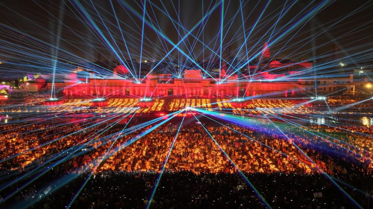 IN PHOTOS | 25 lakh diyas & mega aarti: Ayodhya's Guinness Records-wali Diwali IN PHOTOS | 25 lakh diyas & mega aarti: Ayodhya's Guinness Records-wali Diwali