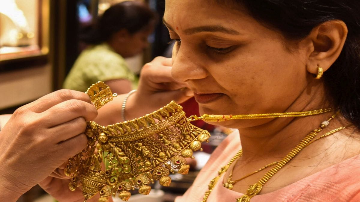 Gold Prices Soar, But Experts Say It's Still a Wise Investment for Dhanteras