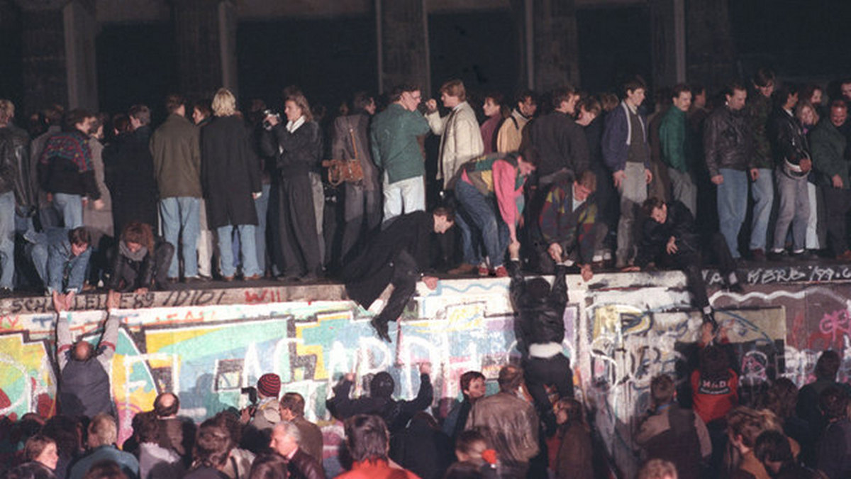 35 years of Fall of the Berlin Wall: How it happened and left Germany forever changed 35 years of Fall of the Berlin Wall: How it happened and left Germany forever changed