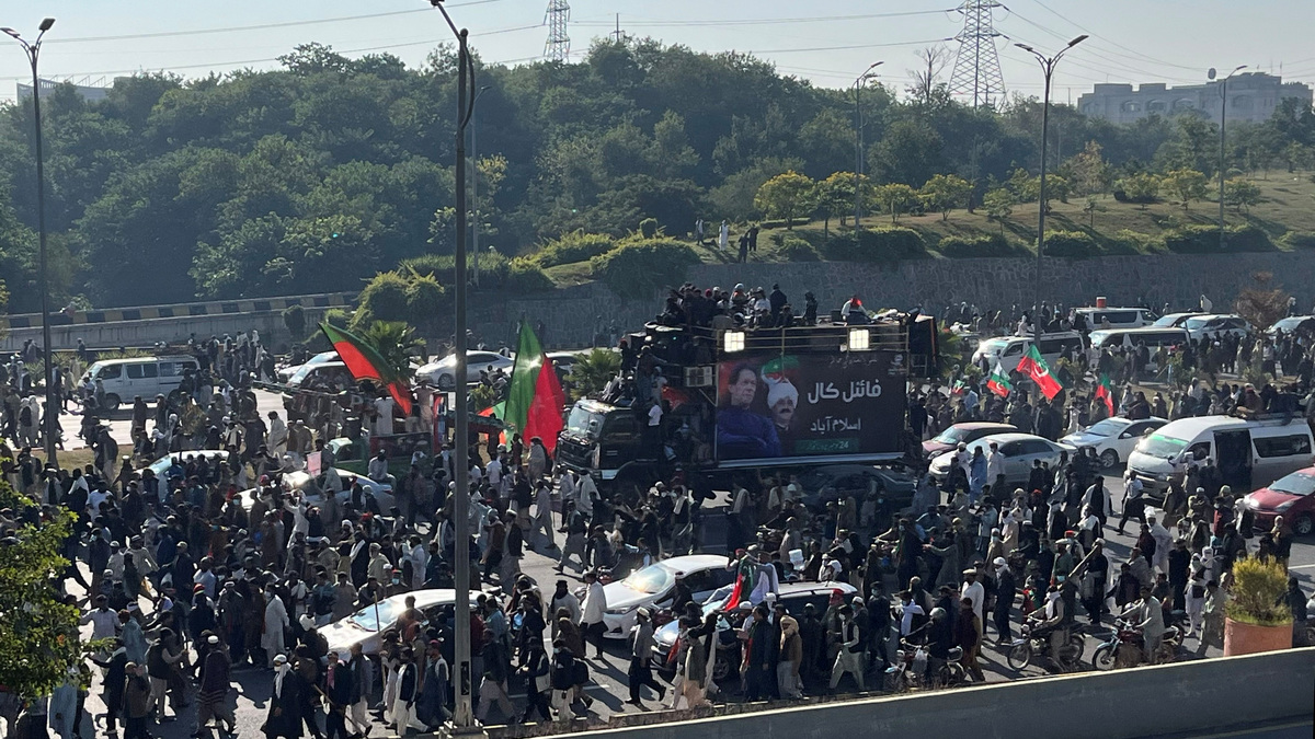 Supporters of the former Pakistani prime minister Imran Khan's party Pakistan Tehreek-e-Insaf (PTI) attend a rally demanding release of Khan, in Islamabad. Reuters Supporters of the former Pakistani prime minister Imran Khan's party Pakistan Tehreek-e-Insaf (PTI) attend a rally demanding release of Khan, in Islamabad. Reuters