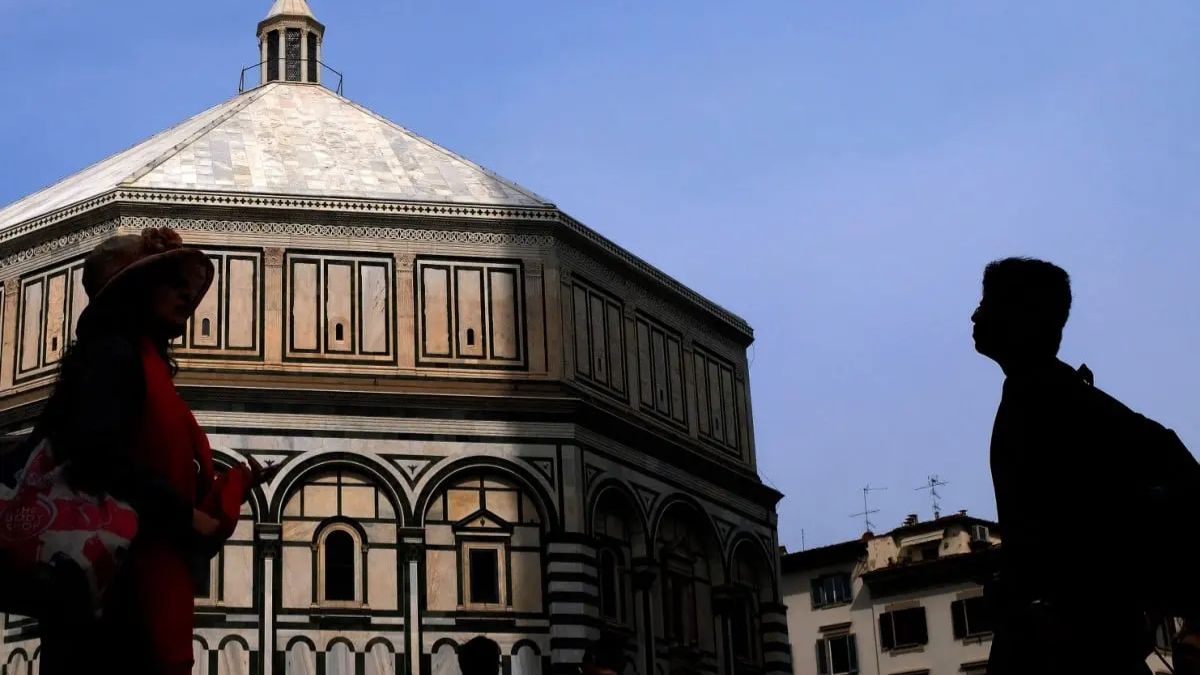 In recent years, the historic Italian city of Florence, like many other places in Italy and elsewhere, has seen a drastic increase in tourists, leading to a backlash from locals who complain of the city growing increasingly unsustainable. AFP In recent years, the historic Italian city of Florence, like many other places in Italy and elsewhere, has seen a drastic increase in tourists, leading to a backlash from locals who complain of the city growing increasingly unsustainable. AFP