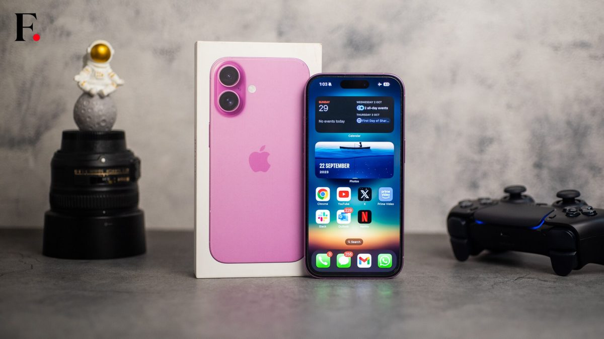 The premium smartphone segment, comprising devices priced between $600 and $800, witnessed the most significant growth, soaring by 86 per cent. Apple’s iPhone lineup, including the iPhone 13, iPhone 14, and iPhone 15, was a major contributor. Image Credit: Firstpost | Mehul Reuben Das The premium smartphone segment, comprising devices priced between $600 and $800, witnessed the most significant growth, soaring by 86 per cent. Apple’s iPhone lineup, including the iPhone 13, iPhone 14, and iPhone 15, was a major contributor. Image Credit: Firstpost | Mehul Reuben Das