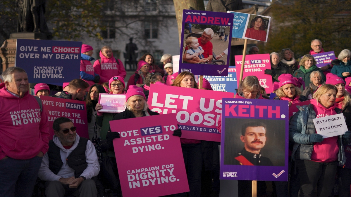 UK lawmakers approve assisted-dying bill to grant some terminally ill right to end lives UK lawmakers approve assisted-dying bill to grant some terminally ill right to end lives
