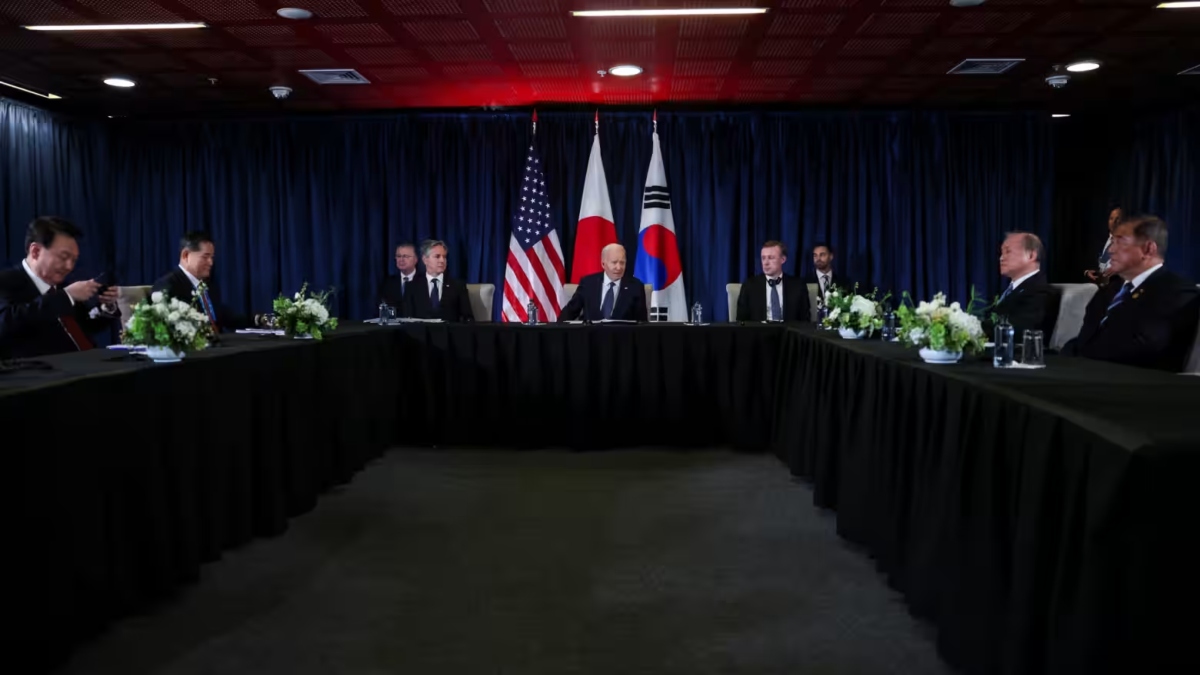 US, Japan & South Korea slam North Korea's 'dangerous ties' with Russia, agree to form Trilateral Secretariat US, Japan & South Korea slam North Korea's 'dangerous ties' with Russia, agree to form Trilateral Secretariat