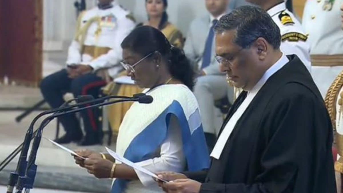 Sanjiv Khanna takes oath as 51th Chief Justice of India, will be in office for 183 days