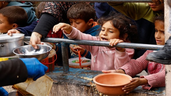 Famine feared in Gaza as food aid sputters amid violence