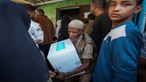 Aid to Gaza falls to lowest in 11 months as US ultimatum nears expiry, raising tensions with Israel