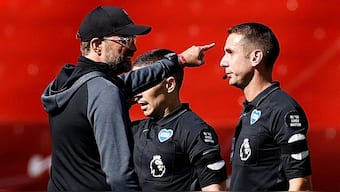 Premier League referee David Coote has been suspended after outburst against former Liverpool boss Jurgen Klopp. Image: Reuters
