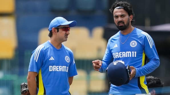 KL Rahul suffers injury scare during India's match simulation, Virat Kohli falls to Mukesh Kumar: Report