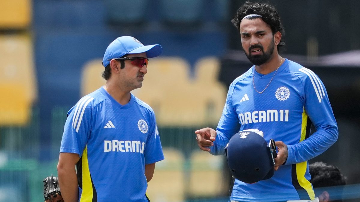 KL Rahul suffers injury scare during India's match simulation, Virat Kohli falls to Mukesh Kumar: Report KL Rahul suffers injury scare during India's match simulation, Virat Kohli falls to Mukesh Kumar: Report