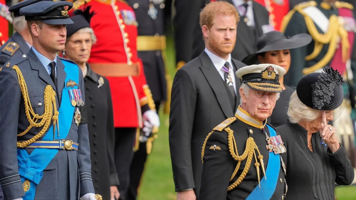 Royal family rift: King Charles can't have 'unilateral discussions' with Prince Harry if brother William isn't in agreement â€“ Firstpost