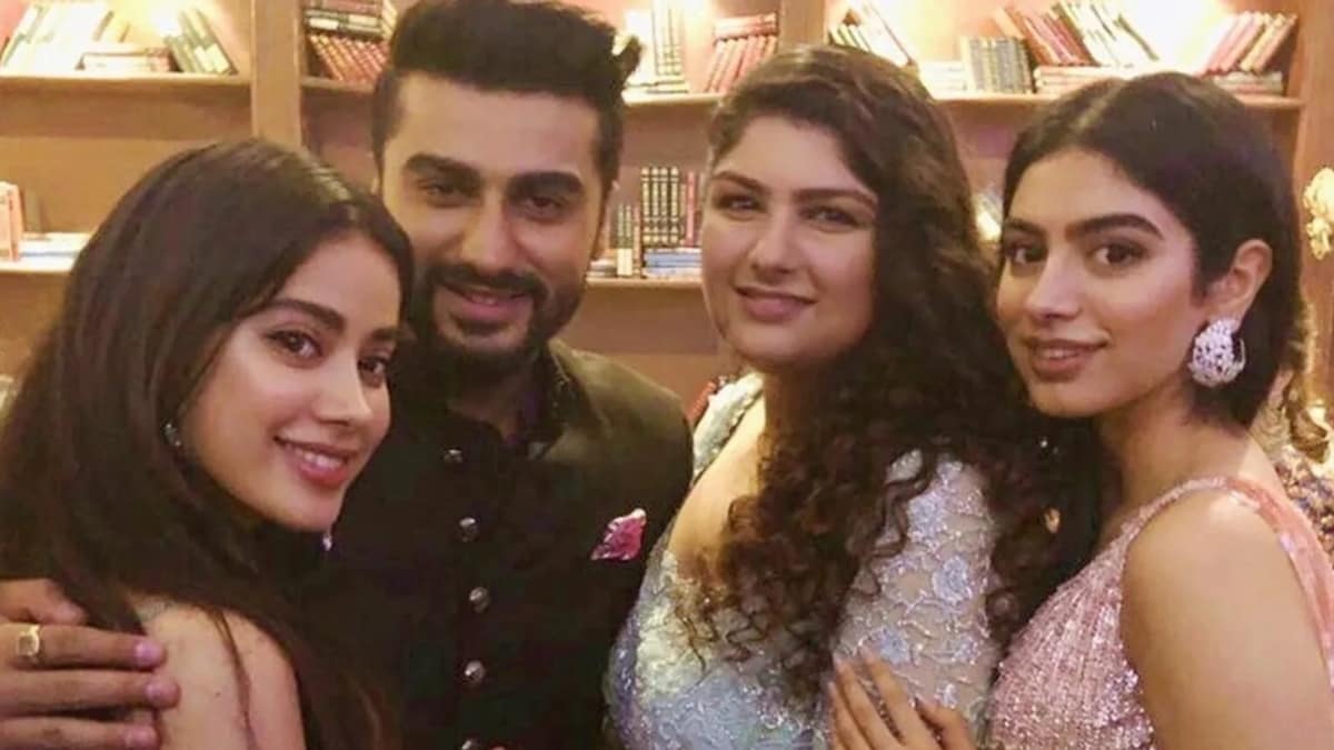 After breakup with Malaika Arora, Arjun Kapoor opens up about his bond with Janhvi & Khushi Kapoor: 'I am better off for...'