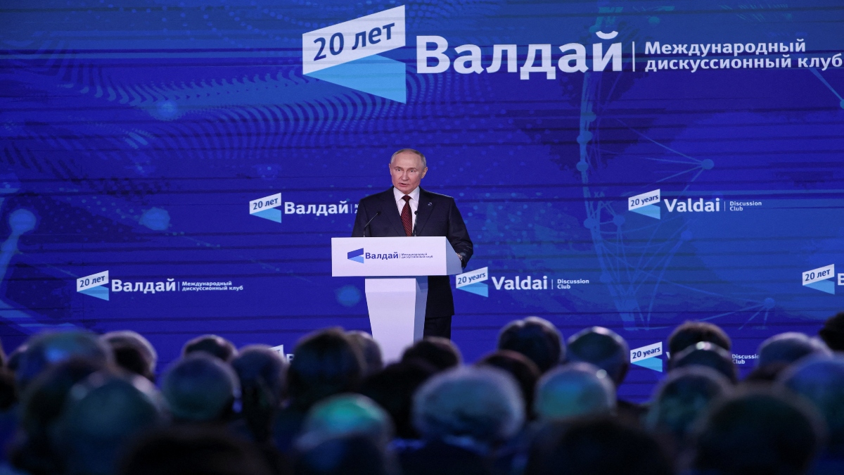 Putin calls Nato a 'blatant anachronism', accuses US of dominating alliance for global influence Putin calls Nato a 'blatant anachronism', accuses US of dominating alliance for global influence