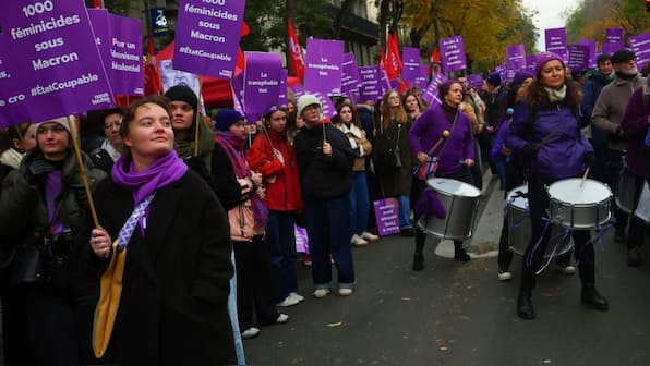 Thousands march in Paris against against femicides and sexual violence