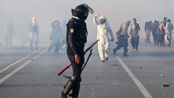 ‘Fight till last ball and don't retreat’: Imran Khan calls more protesters to capital after deadly clashes
