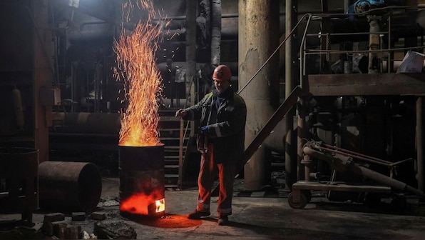 Sanctions & outages: How 3 years of war have sent Russian and Ukrainian economies into a tailspin