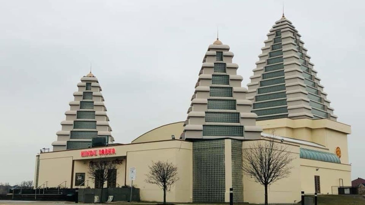 Devotees were targeted at the Hindu Sabha Mandir in Canada's Brampton on Sunday. Image Courtesy: hindusabhatemple.com Devotees were targeted at the Hindu Sabha Mandir in Canada's Brampton on Sunday. Image Courtesy: hindusabhatemple.com