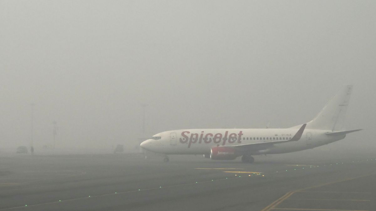 Delhi smog disrupts flights: Can CAT III technology help land planes in low visibility? Delhi smog disrupts flights: Can CAT III technology help land planes in low visibility?