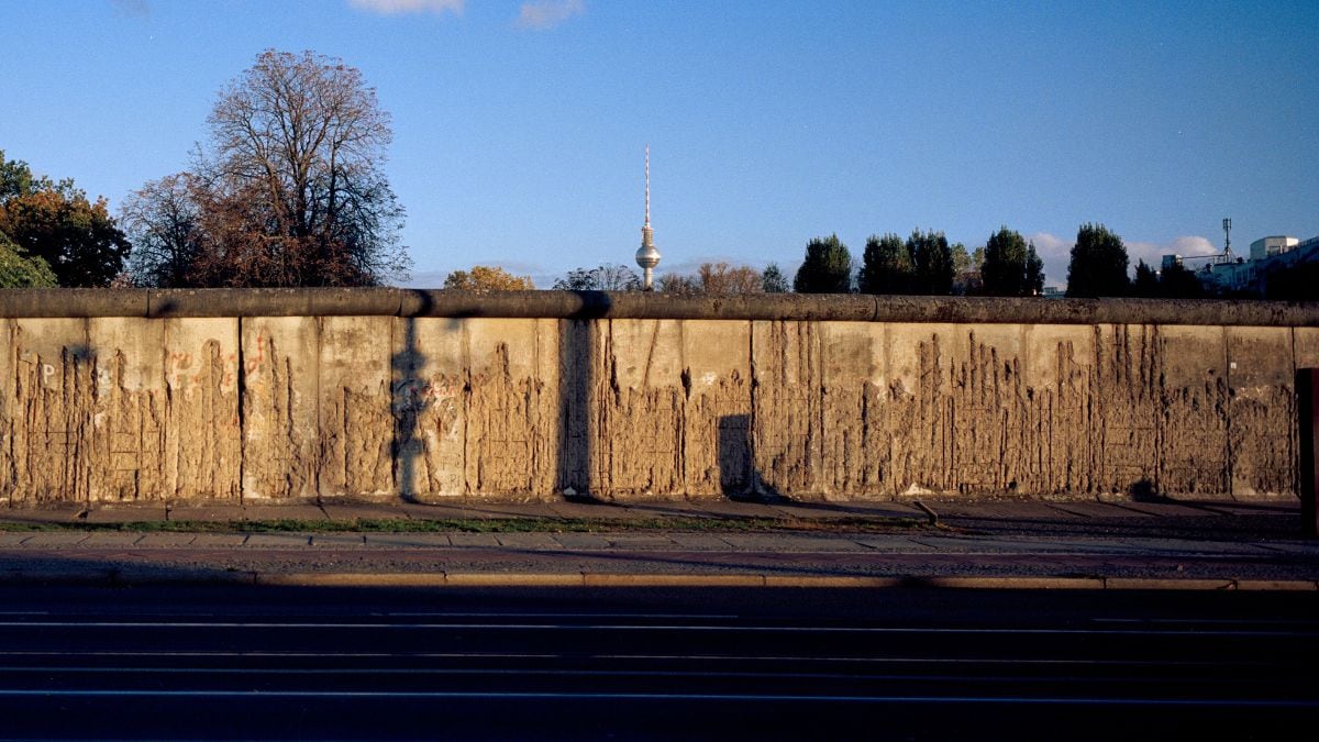 The fall of the Berlin Wall: These photos show what remains 35 years later