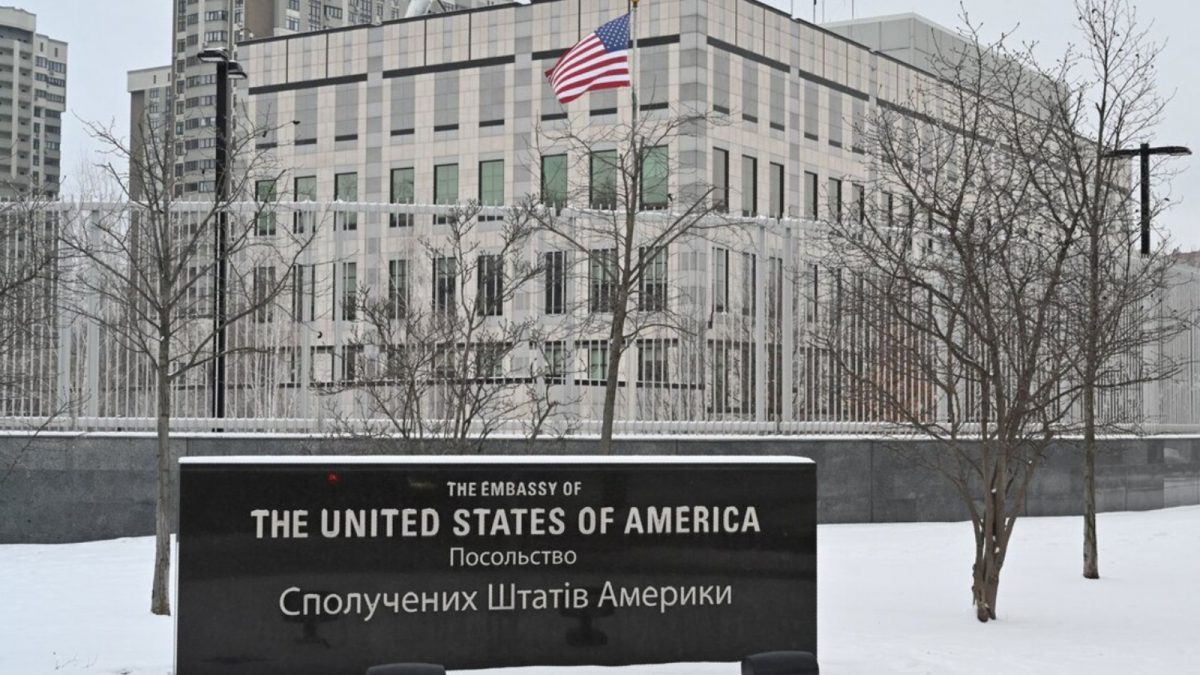 Fearing Russian attack, US closes embassy in Kyiv Fearing Russian attack, US closes embassy in Kyiv