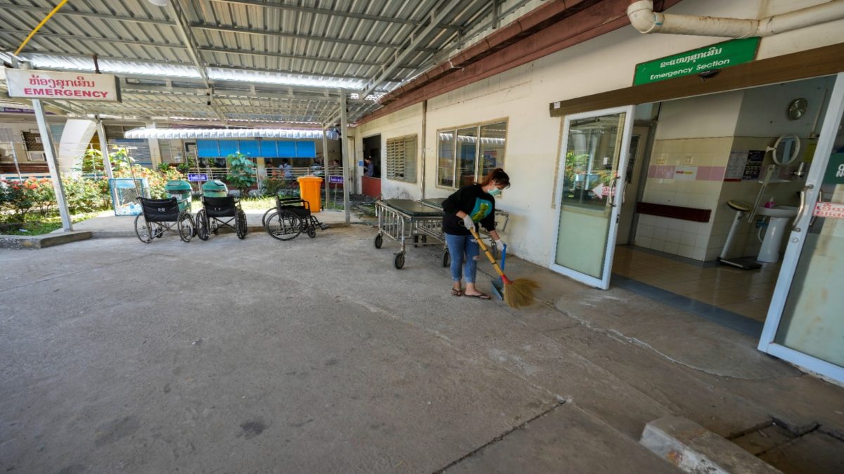 A woman cleans near the emergency section of a hospital where poisoned foreign tourists admitted in Vang Vieng, Laos, Friday, Nov. 22, 2024. (Photo: AP) A woman cleans near the emergency section of a hospital where poisoned foreign tourists admitted in Vang Vieng, Laos, Friday, Nov. 22, 2024. (Photo: AP)