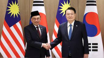 South Korean President Yoon Suk Yeol and Malaysian Prime Minister Anwar Ibrahim. Reuters 