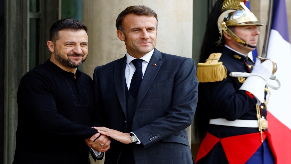 Macron reaffirms support for Ukraine, condemns Russian attacks in call with Zelenskyy