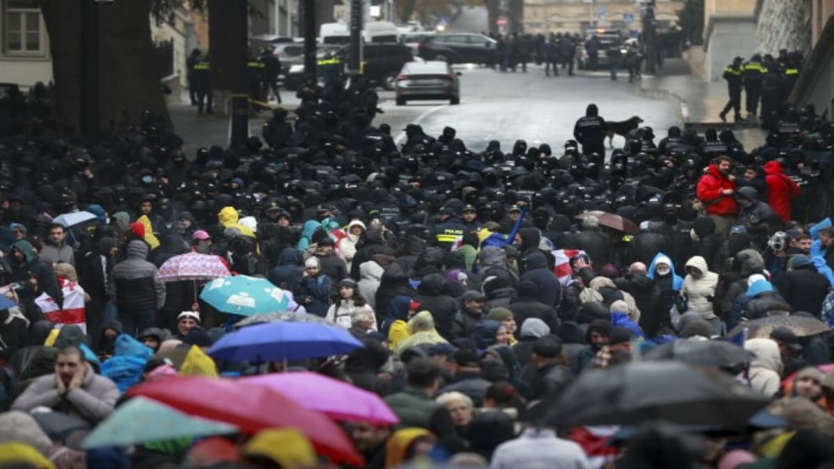 Massive protest erupts in Georgia after PM delays EU bid