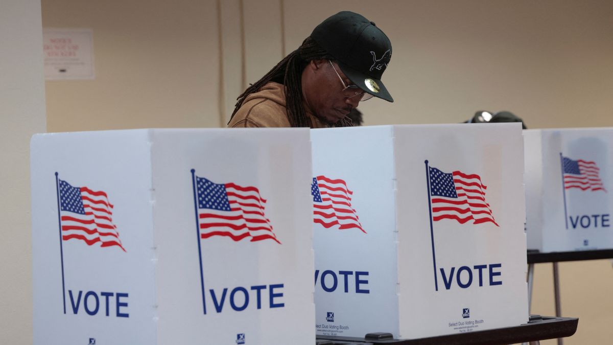 From bulletproof glass to drones & snipers, here's how US is securing Election Day From bulletproof glass to drones & snipers, here's how US is securing Election Day