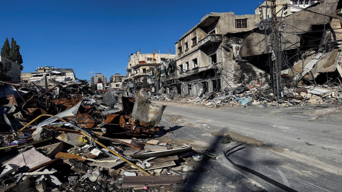 Nine dead in Israeli strikes on Hezbollah targets in southern Lebanon Nine dead in Israeli strikes on Hezbollah targets in southern Lebanon