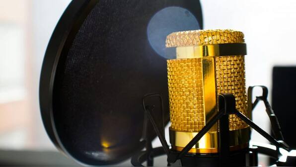 Poland: Radio station fires host to hire AI presenter. An interview with a dead poet follows