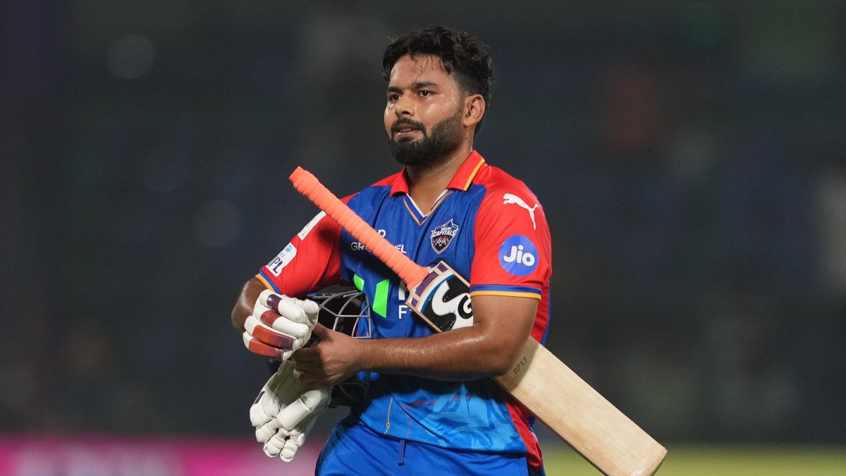 Rishabh Pant breaks Shreyas Iyer's record to emerge as most expensive player in IPL history Rishabh Pant breaks Shreyas Iyer's record to emerge as most expensive player in IPL history