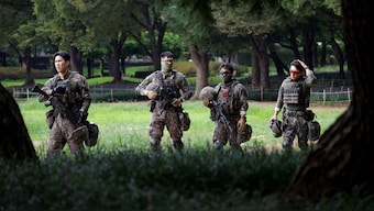 South Korean soldiers participate in an anti-terror drill, as part of the country's annual Ulchi civil defence exercise, at Jamsil Sports Complex in Seoul, South Korea, August 20, 2024. File Image/Reuters