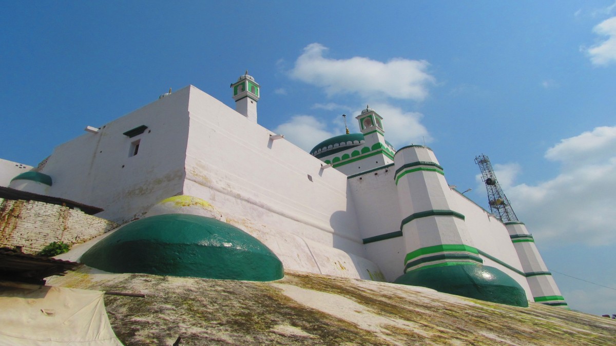 Sambhal Mosque Dispute: History, Politics, and Religious Tensions.