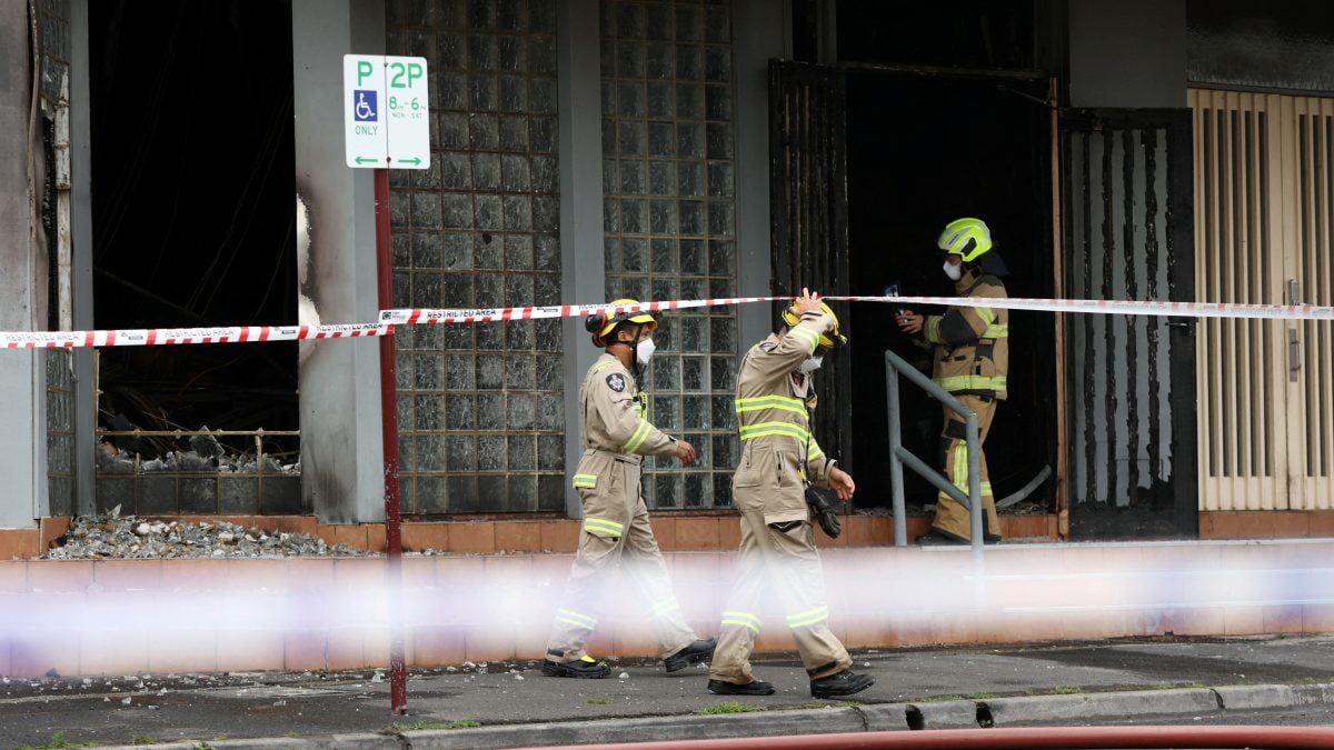 Police Hunt Three Suspects Over Arson Attack On Melbourne Synagogue ...