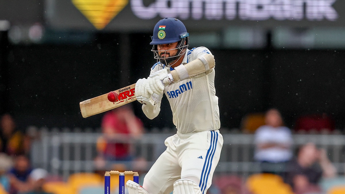 Watch: Kohli and Gambhir celebrate wildly while Rohit finally sports a smile after Akash helps India avoid follow-on with a four