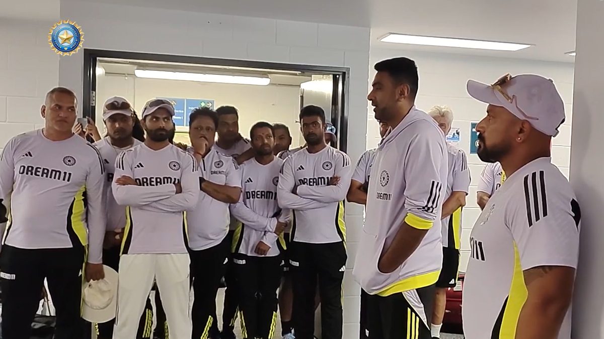 Watch: Ravichandran Ashwin delivers emotional dressing room speech before leaving Team India camp Watch: Ravichandran Ashwin delivers emotional dressing room speech before leaving Team India camp