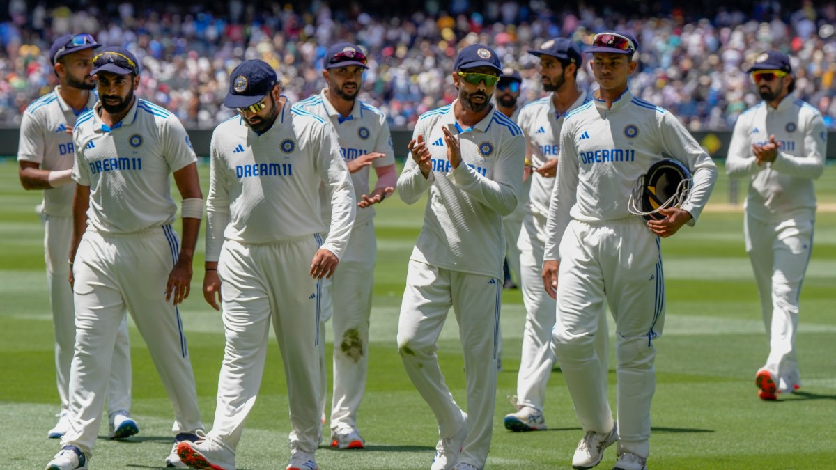 Despite Jasprit Bumrah-led Indian fight back, gritty Australia stretch lead past 300 on Day 4 of MCG Test Despite Jasprit Bumrah-led Indian fight back, gritty Australia stretch lead past 300 on Day 4 of MCG Test