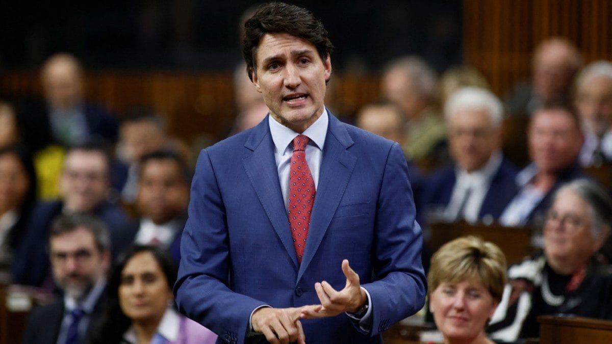 Canada: Trudeau reshuffles his Cabinet today amid growing discontent and mounting pressure to resign